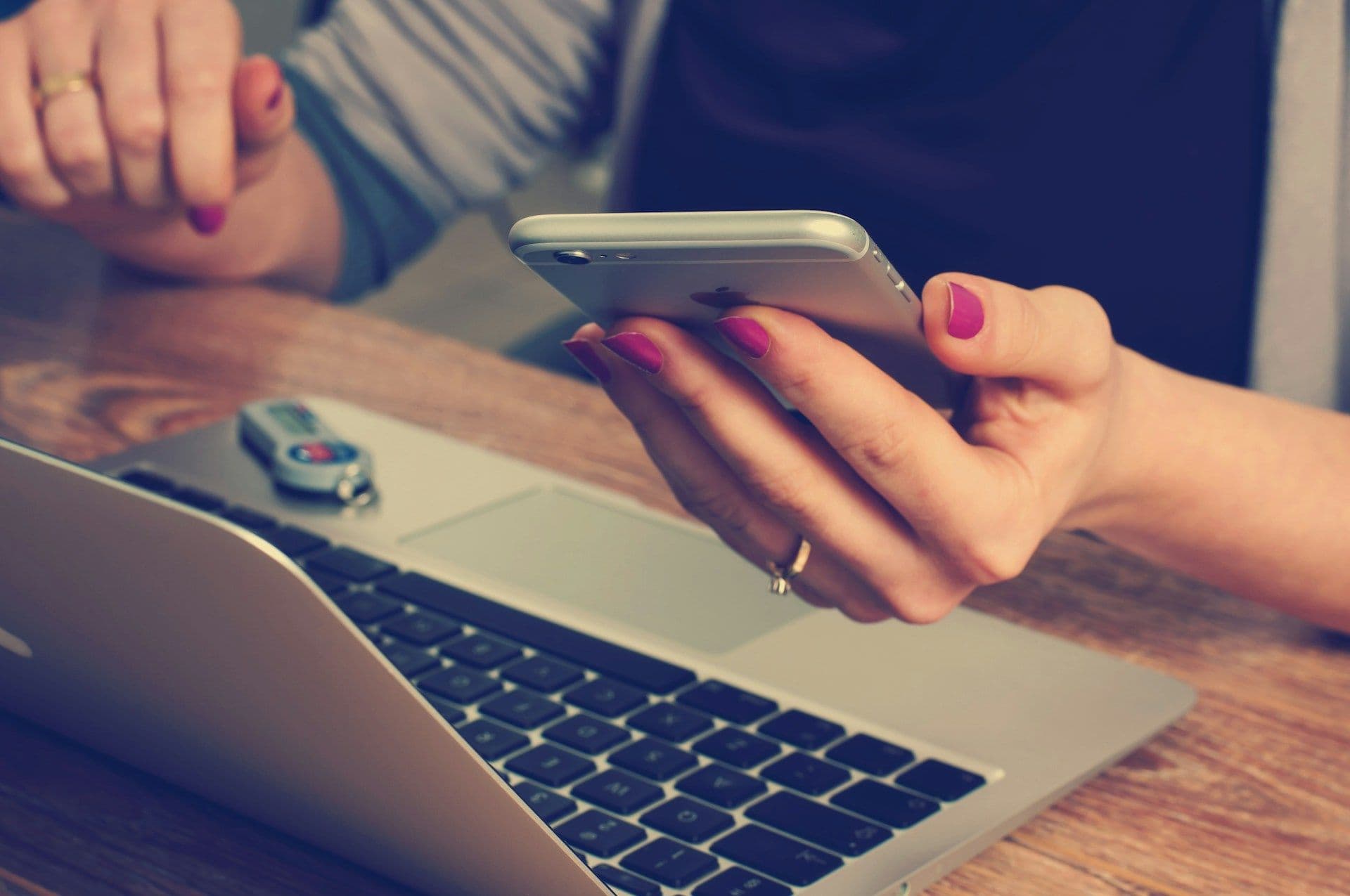 Advantages and disadvantages of web apps compared to native apps