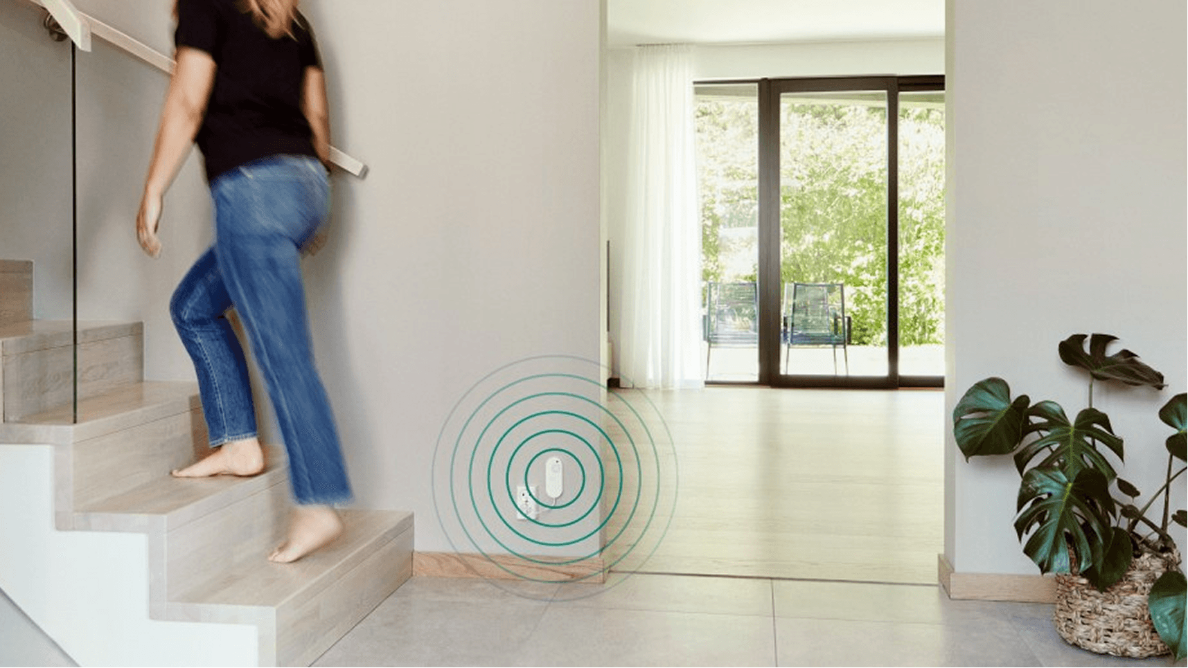 Homely-alarmsensor som beskytter et moderne hjem